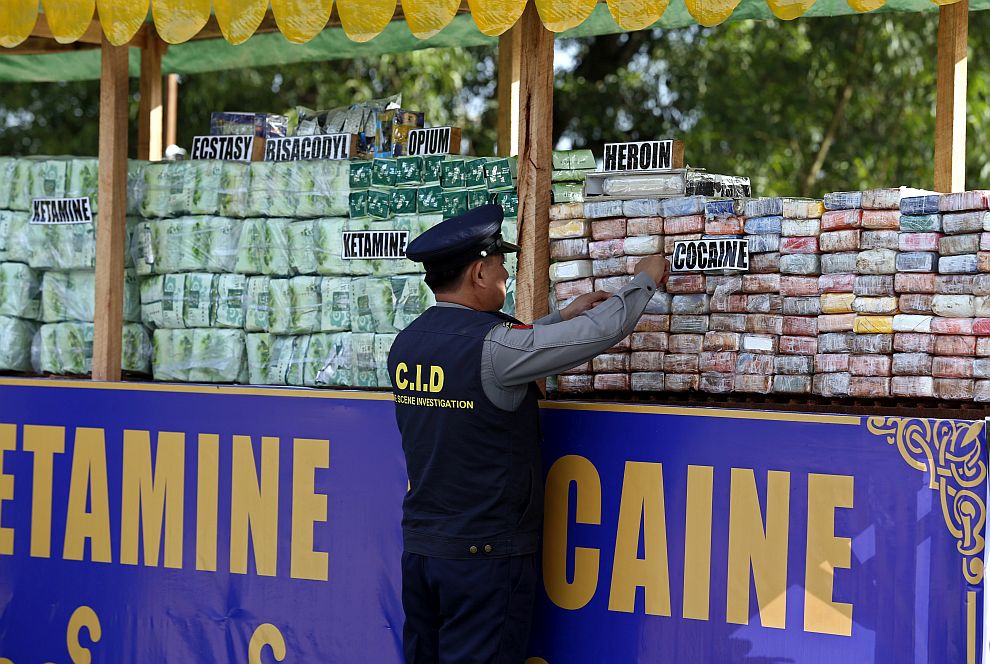 В Мианма бяха изгорени опиум, хероин, канабис и метамфетамини за общо над 340 милиона евро