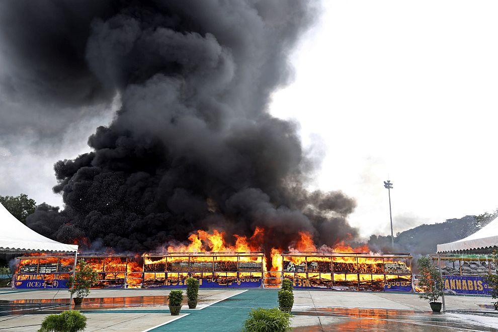 В Мианма бяха изгорени опиум, хероин, канабис и метамфетамини за общо над 340 милиона евро