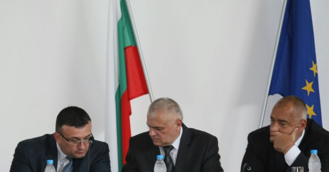 След като премиерът и главният прокурор отправят критики към работата