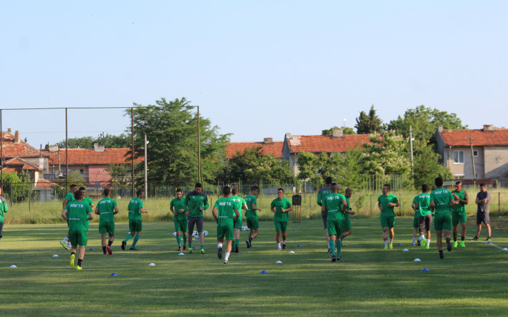 Нефтохимикзапочна подготовка  с 11 нови и момчетата от старшата възраст