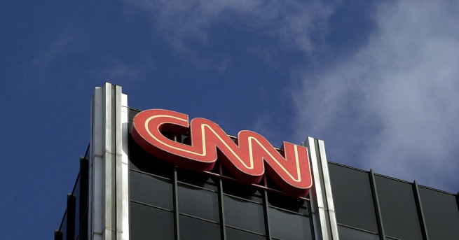 Трима журналисти от новинарския екип на CNN подадоха оставки и