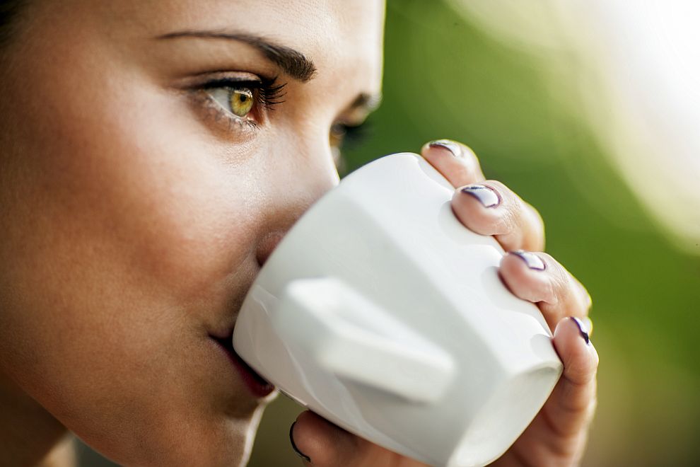 Смята се, че кофеинът увеличава дневния разход на енергия с 5 процента