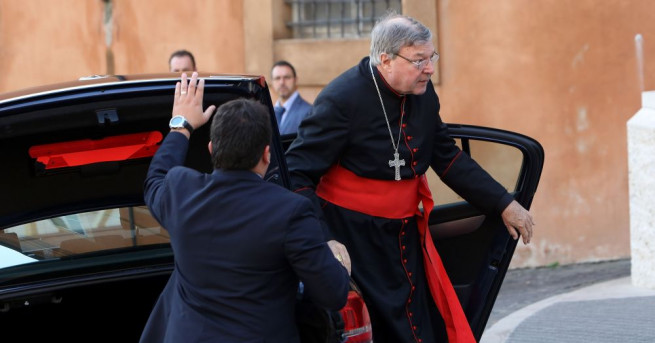 Ковчежникът на Ватикана кардинал Джордж Пел бе обвинен в сексуални