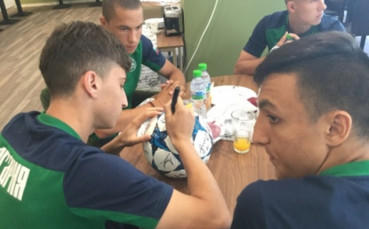 Националите на България U19 в подкрепа на малката Йоана