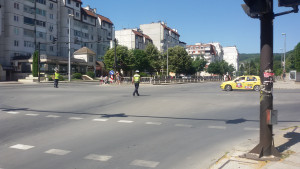 Рвгулировчик полиция светофар