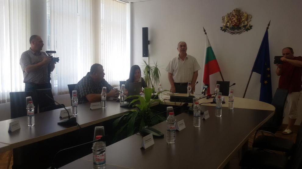 Заседанието се отлага за края на юли