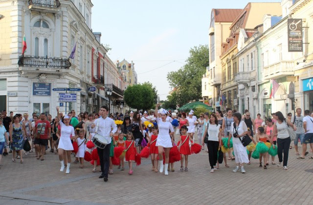 Мажоретен фестивал се проведе в Русе