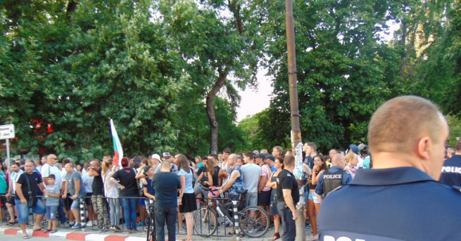 Засилено е полицейското присъствие в Асеновград където се очаква да