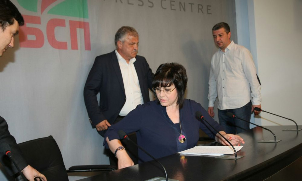  Корнелия Нинова 