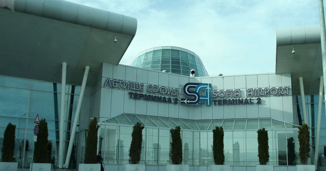 Държавата проверява България ер заради десетки закъснения на полети Вече