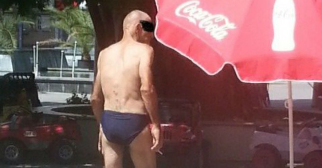 Агресивен психопат вилнее и плаши хората в Пазарджик Само за