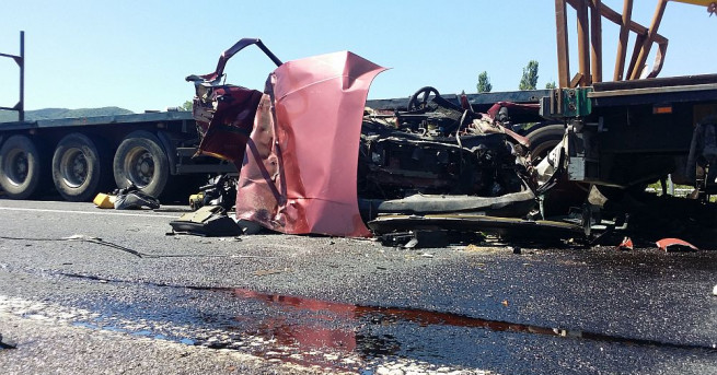 Възстановиха движението по АМ Тракия и в двете посоки при Ихтиман  между