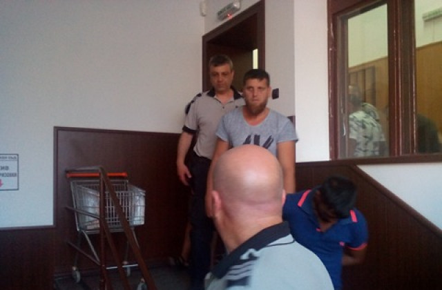 Двама от деветимата роми, задържани заради мелето в Асеновград,  с парична гаранция, останалите – зад решетките