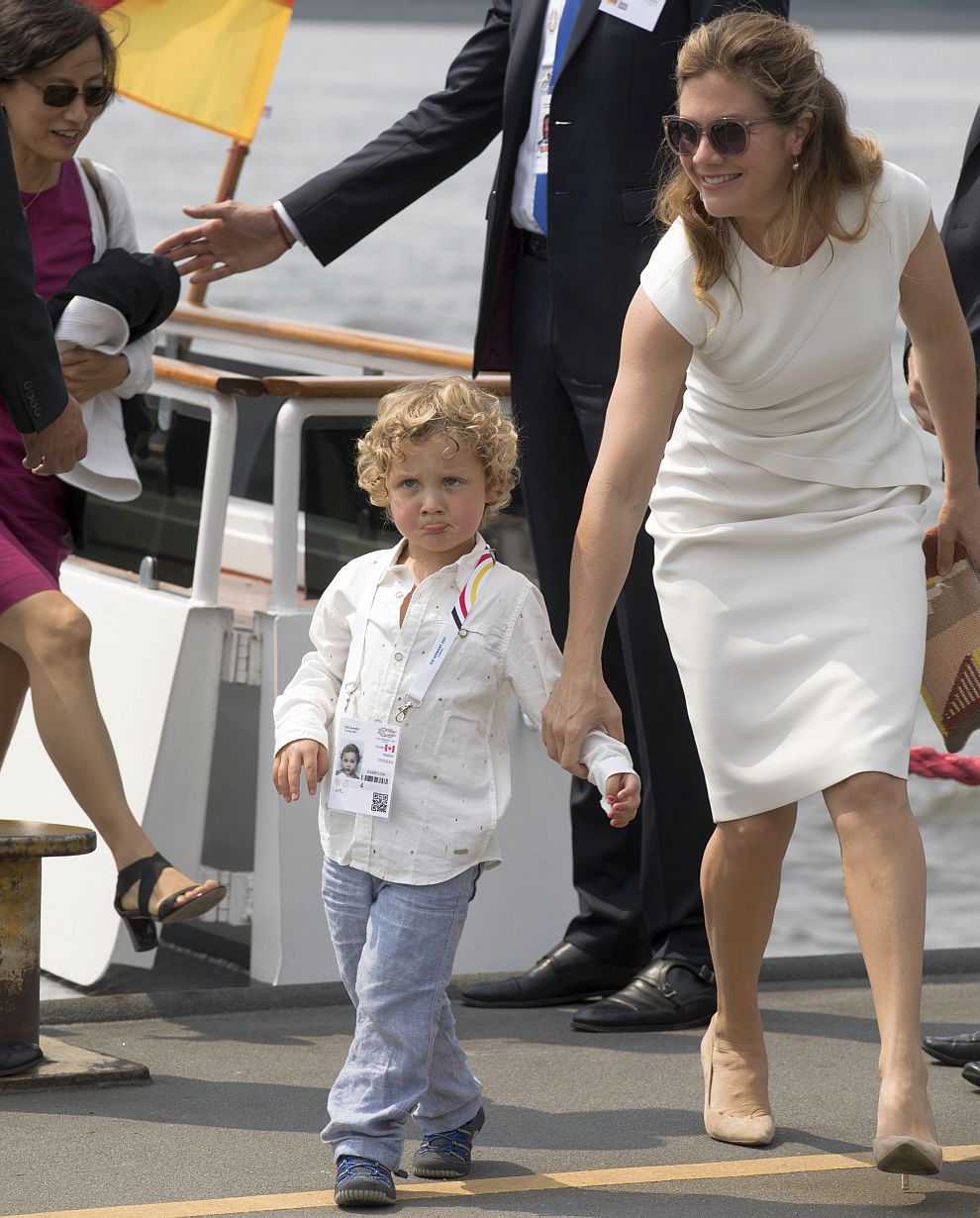 Софи - съпругата на канадския премиер Джъстин Трюдо, с 3-годишния им син