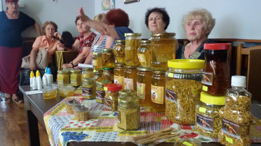 За 8 поредна година пчеларите почитат празника в Шумен