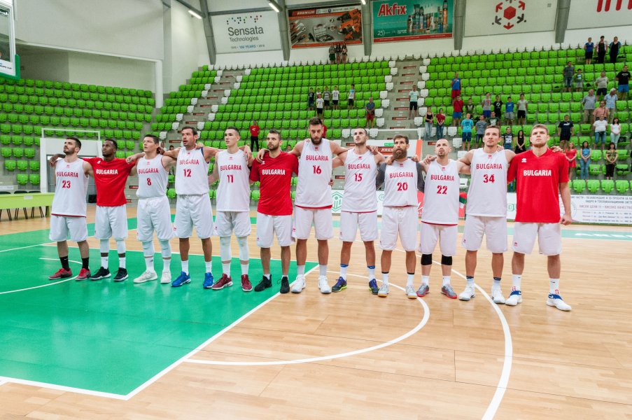 България Холандия баскетболна среща1