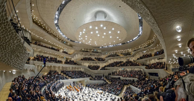 Концертът на филхармонията на Хамбург за лидерите на страните от