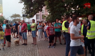 Вторият масов протест в Асеновград започна мирно