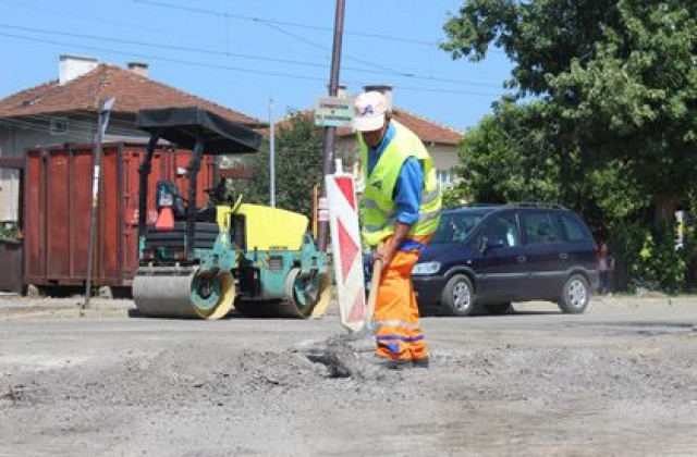 Ремонтират улиците в благоевградските села