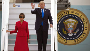  Мелания и Доналд Тръмп Париж 