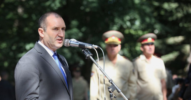 Президентът Румен Радев взе участие в освещаването на паметник на