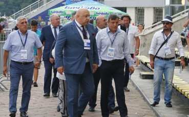 Страхотно изпълнение на дъщерята на Петър Мерков за откриването на Европейското първенство по кану-каяк