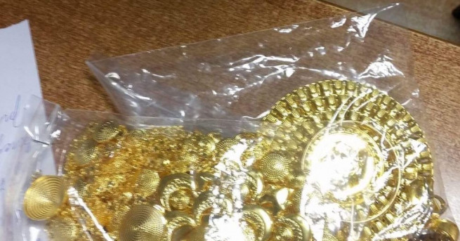 Контрабандно пренасяни 230 грама златни бижута и 118 грама сребърни