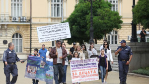 Родители искат мандатност и контрол на училищните директори