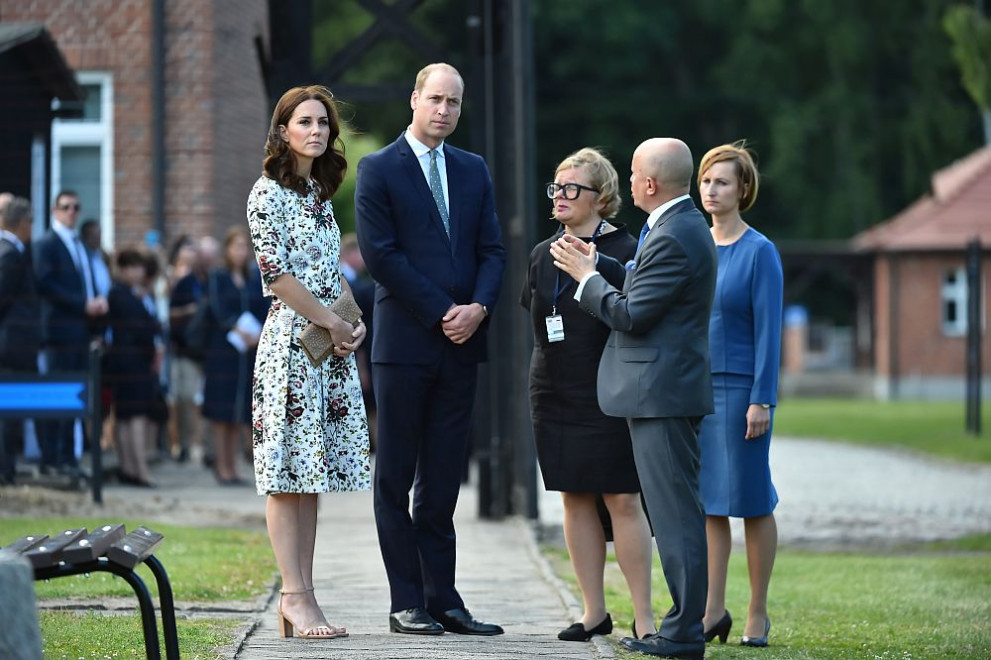 Британският принц Уилям и съпругата му Кейт посетиха бившия нацистки концентрационен лагер Щутхоф в Полша