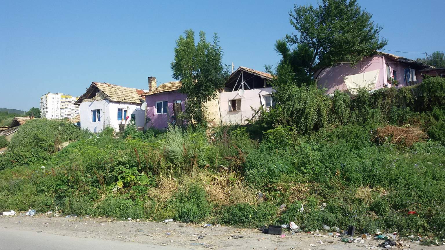 Проверките започнаха в 9 часа