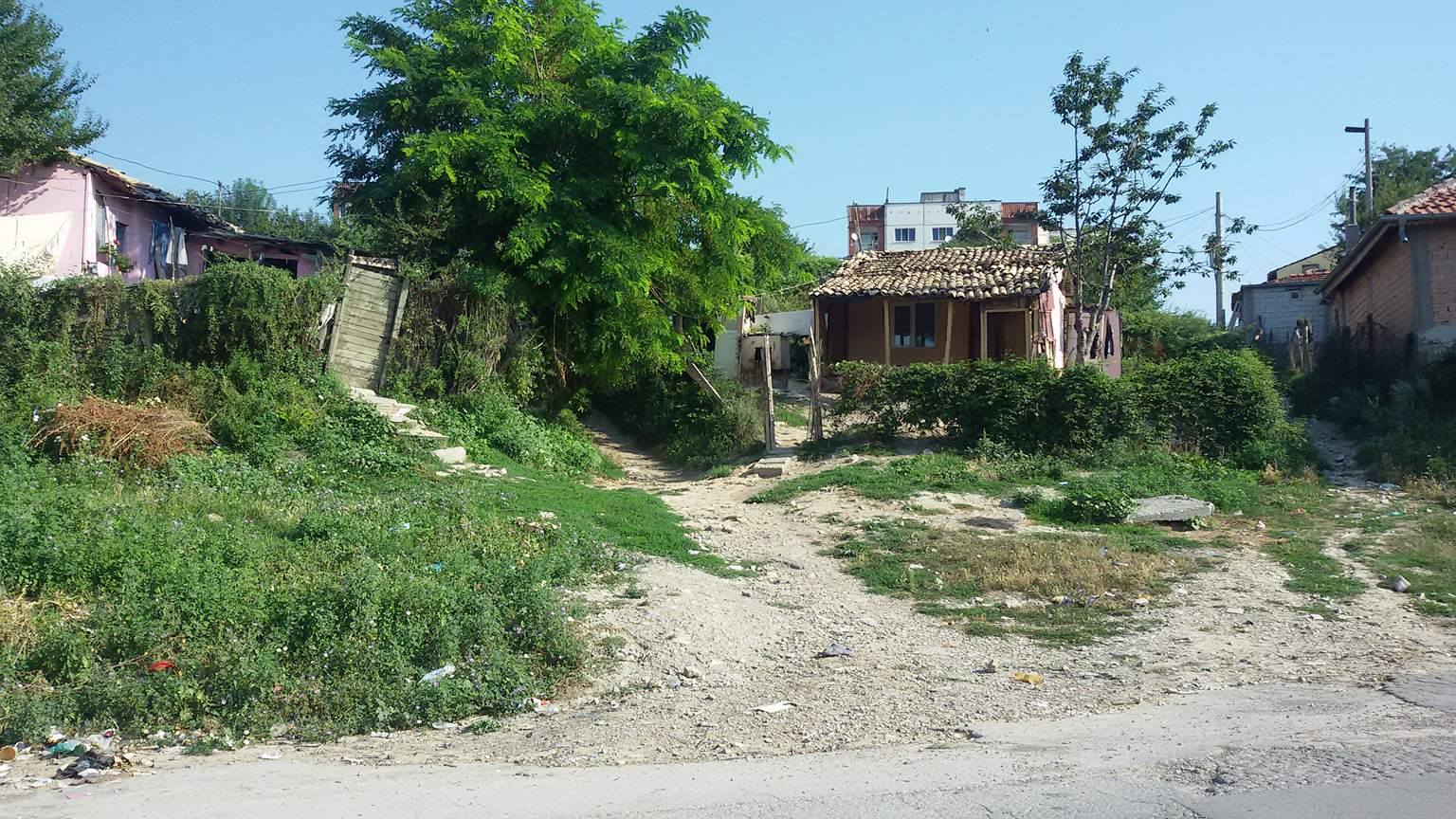 Проверките започнаха в 9 часа