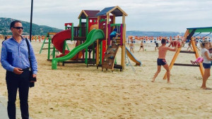 Син флаг Албена Бялата лагуна