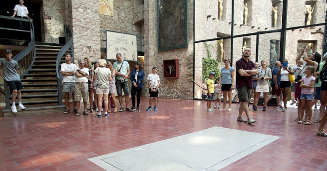 Балсамираното тяло на художника Салвадор Дали което беше ексхумирано заради