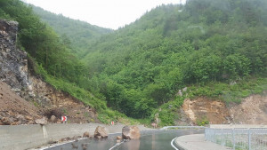 падащи камъни