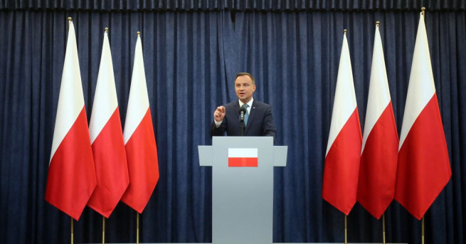 Президентът на Полша Анджей Дуда каза, че налага вето върху