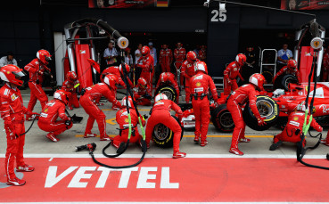 Фетел: Няма криза във Ферари