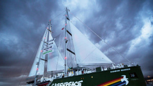 Ветроходът на Грийнпийс отново идва във Варна