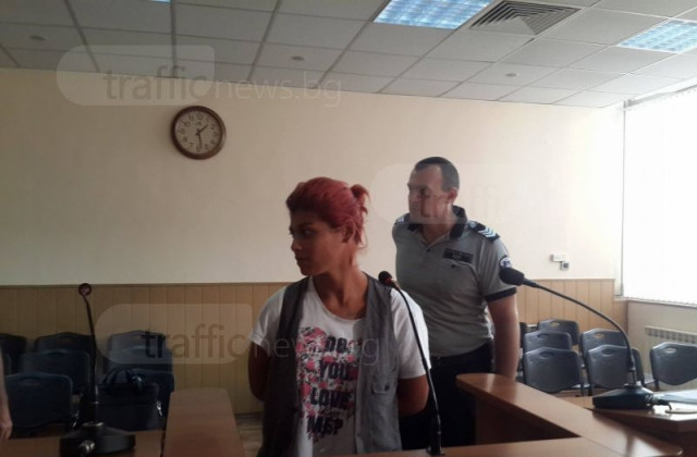 Пловдивският Окръжен съд остави в ареста 18-годишната Гергана Благоева, която удуши дъщеричката си