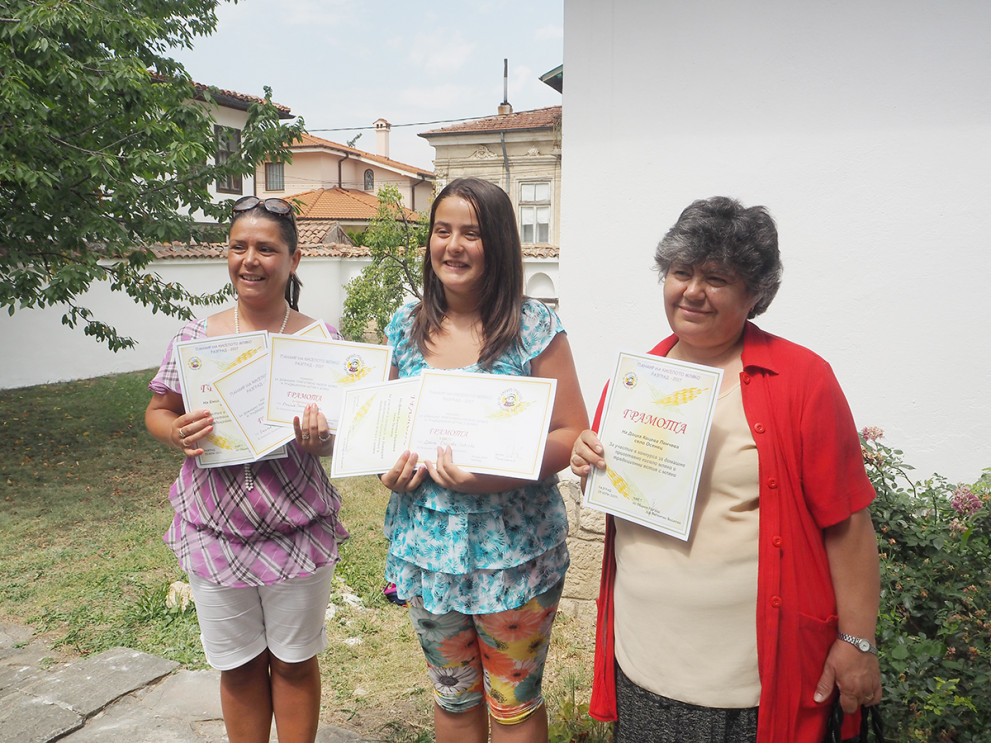 12-годишна мажоретка приготви най-вкусното кисело мляко