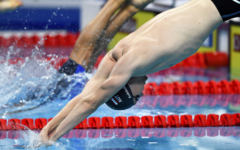 Смесената щафета на САЩ със световен рекорд в плуването