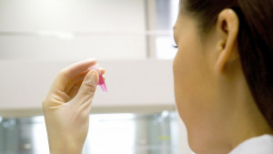 учен лаборатория