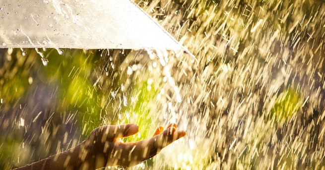 Жълт код за обилни валежи и гръмотевици е в сила
