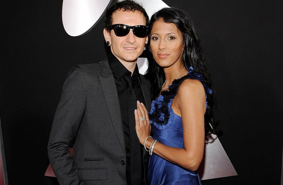 Фронтменът на Linkin Park Честър Бенингтън и съпругата му Талинда
