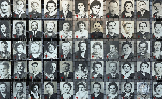  Снимки на затвориници от 