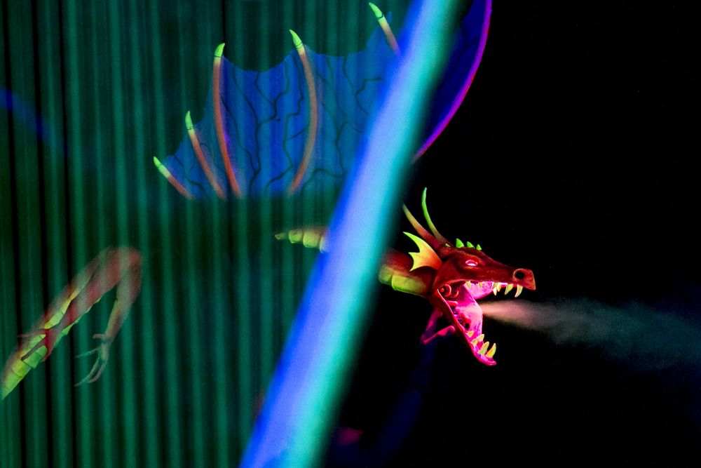 Модели се превърнаха в живи платна на Световния фестивал по бодипейнтинг в австрийския град Клагенфурт.<br />
<br />
По време на проявата участниците са декорирани не само с бои, но и със сложен макияж от латекс, който често им придава вид на извънземни.<br />
 <br />
Тридневният фестивал, който отбелязва 19-ото си издание, събра 60 художници от над 50 страни.<br />
 