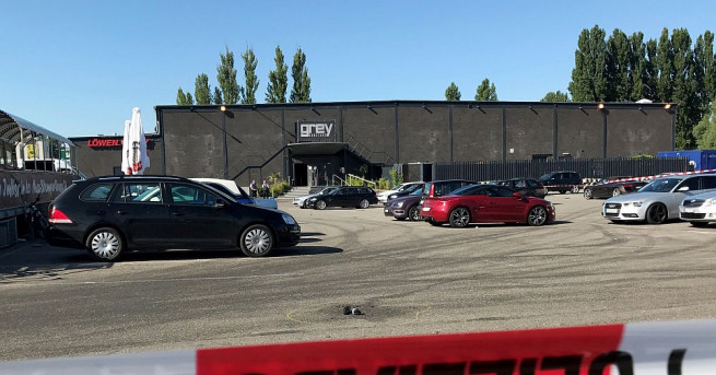 Стрелецът който уби един човек и рани други трима в