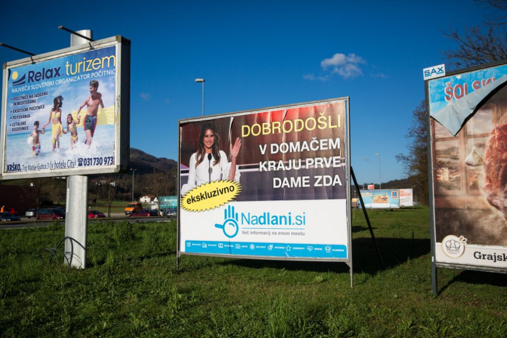  Билбордът, който гласи 