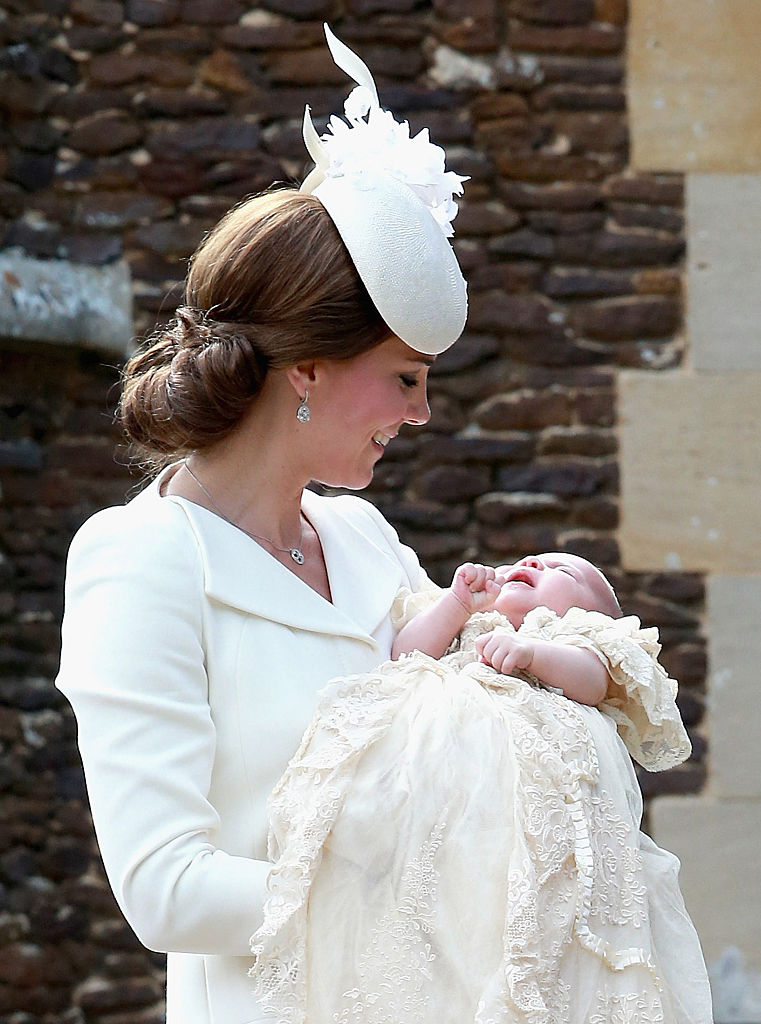 Кейт носеше същата рокля и на кръщенето на принцеса Шарлот през 2015 година