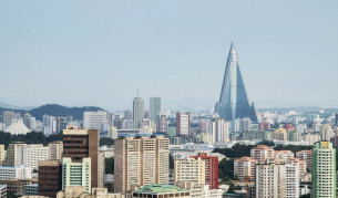 КНДР: 105-етажният Рюгьон - част от преустройството на Ким