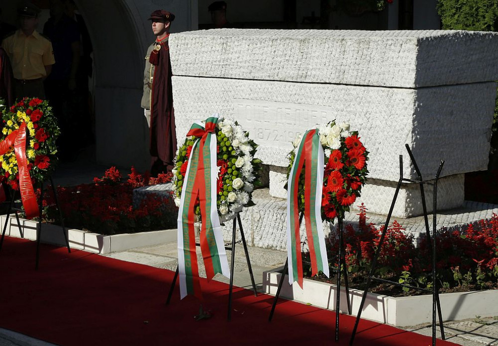  С полагане на венци на гроба на революционера Гоце Делчев в Скопие, Македония и България означават дружно 114-тата годишнина от експлоадирането на Илинденско-Преображенското въстание 